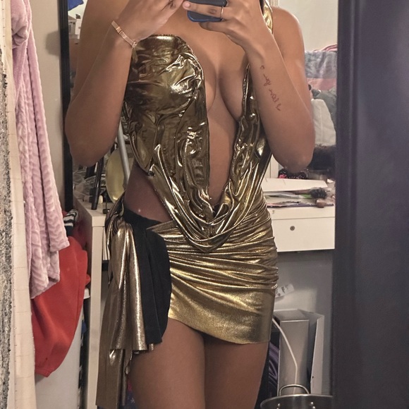 Calechie custom two piece - Picture 2 of 3